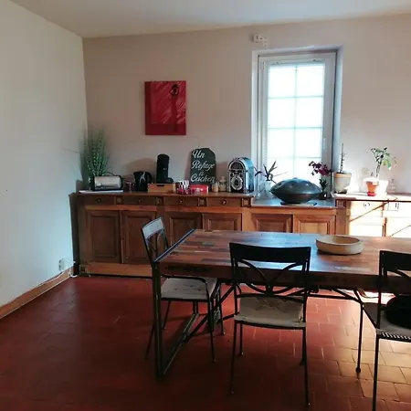 Couette-café D'hotes 1 - Retro - Un Refuge A Cachen