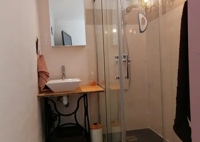 D'hotes 1 - Retro - Un Refuge A 3* Cachen